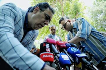 نشست خبری استاندار خراسان رضوی با خبرنگاران هیات دولت در آرامگاه فردوسی