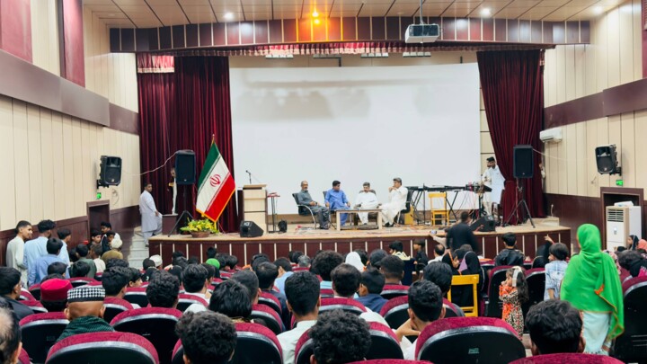رویداد «رژن» جلوهای از همدلی هنرمندان و استقبال مردم نیکشهر از برنامه های فرهنگی هنری است