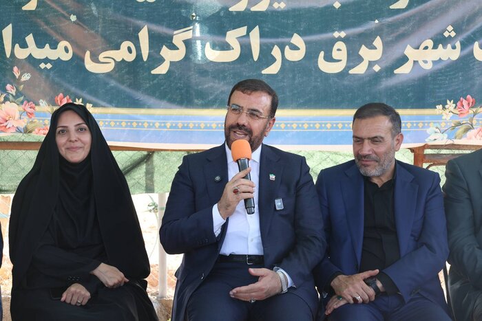 استاندار: فارس در بحبوحه جنگ، یک کارگاه بزرگ عمرانی است