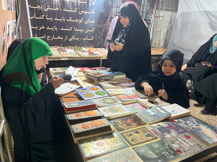 شب یکصد و چهارم میدان معلم شیراز؛ استقبال از فعالیتهای فرهنگی در سایه شور انقلابی