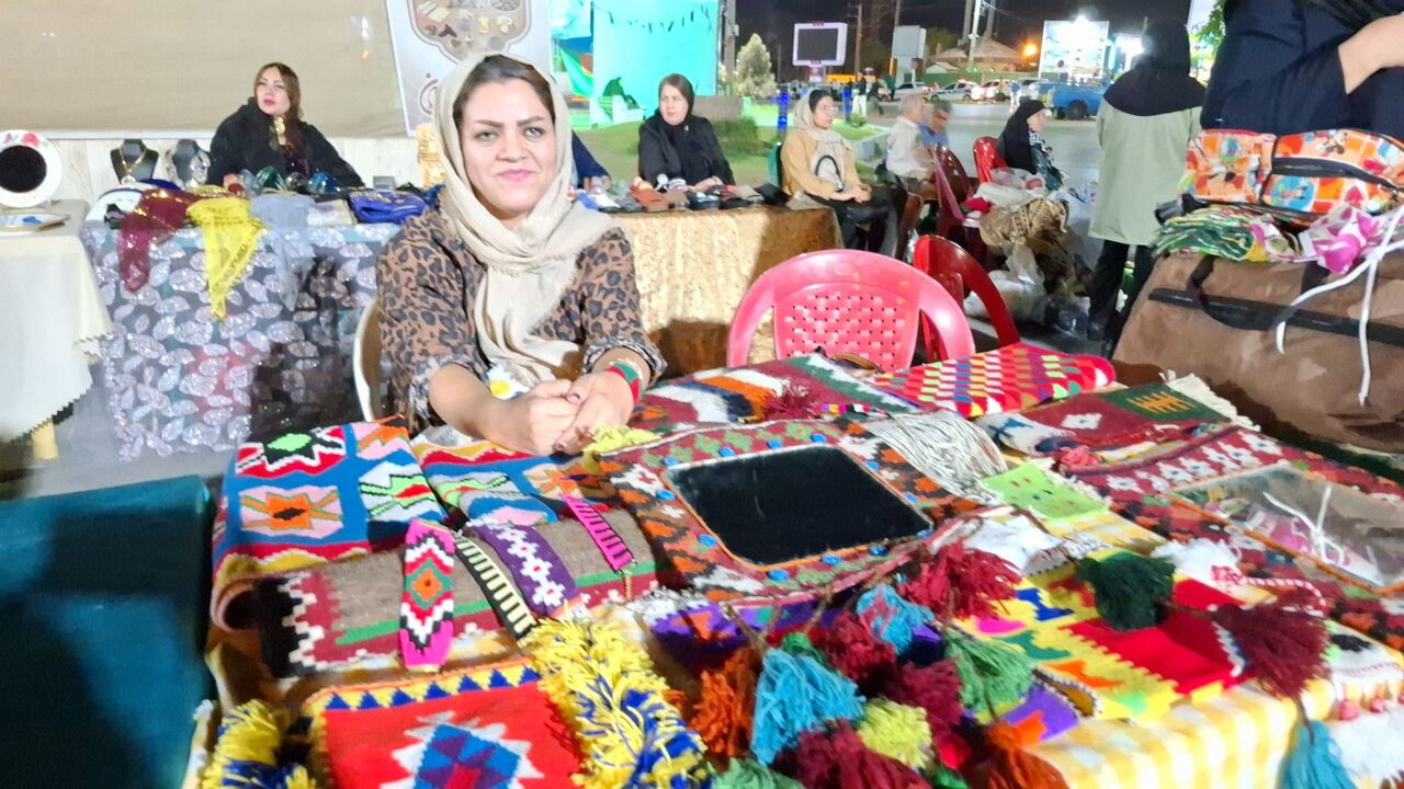 فیلم_برپایی نمایشگاه صنایع‌دستی در گچساران