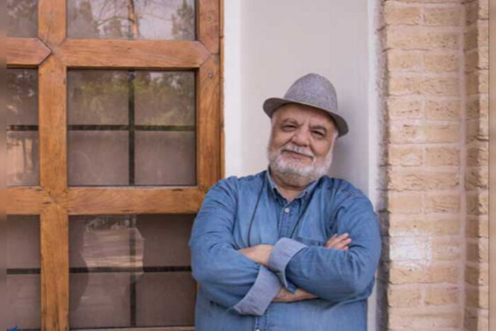 آثار علی خسروی یک مدرسه است