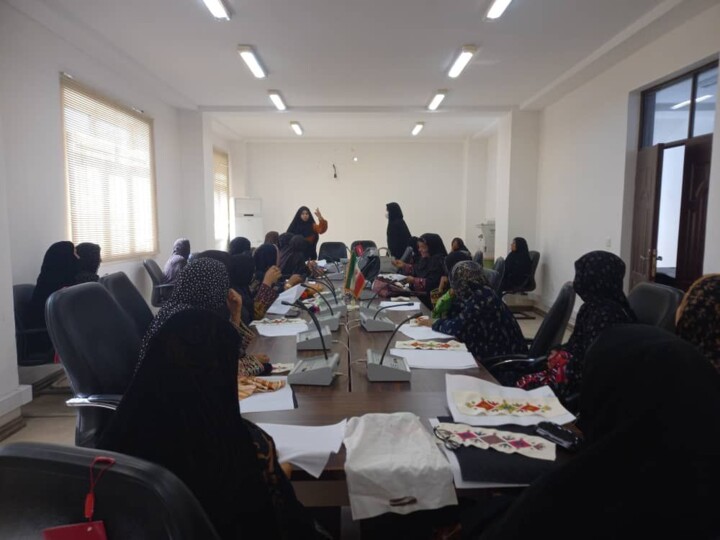 برگزاری دورههای تخصصی آموزش صنایع دستی در چابهار همزمان با هفته صنایع دستی