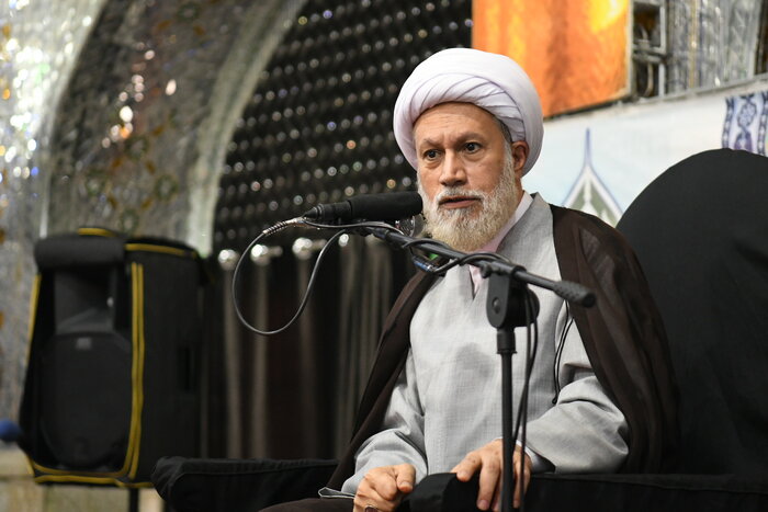 آیتالله دژکام: تضعیف جایگاه رهبری راهبرد دشمن است