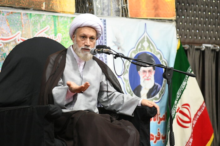 آیتالله دژکام: تضعیف جایگاه رهبری راهبرد دشمن است