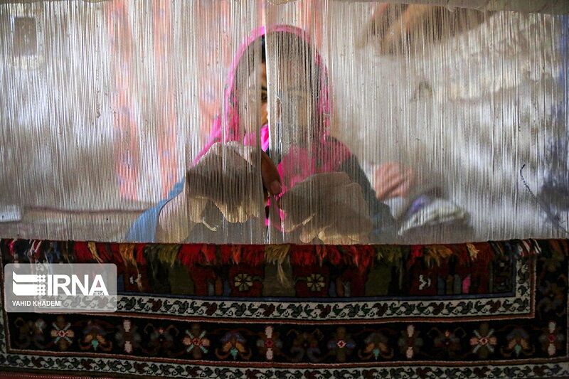 گره‌های امید بر دار قالی؛ روایت خودکفایی مددجویان خراسان‌شمالی