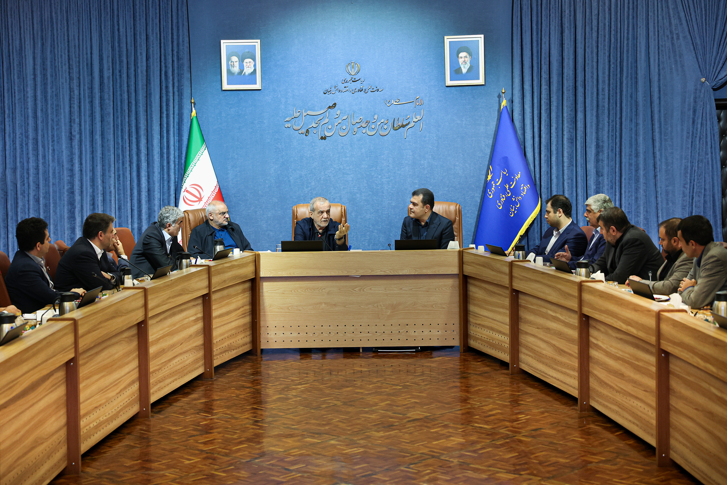 پزشکیان: توسعه کشور با نخبگان خلاق و ریسکپذیر محقق میشود، نه با روزمرگی اداری