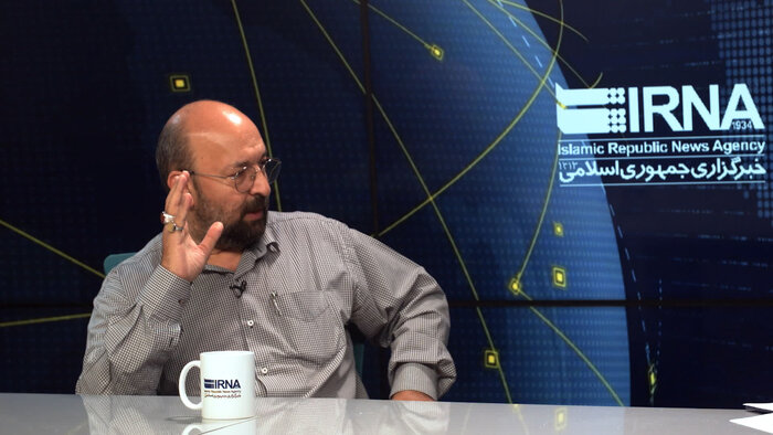 جواد امام: تندروها آینده خود را در خطر می‌بینند/ ماندگاری و منافع آنها در وجود بحران است