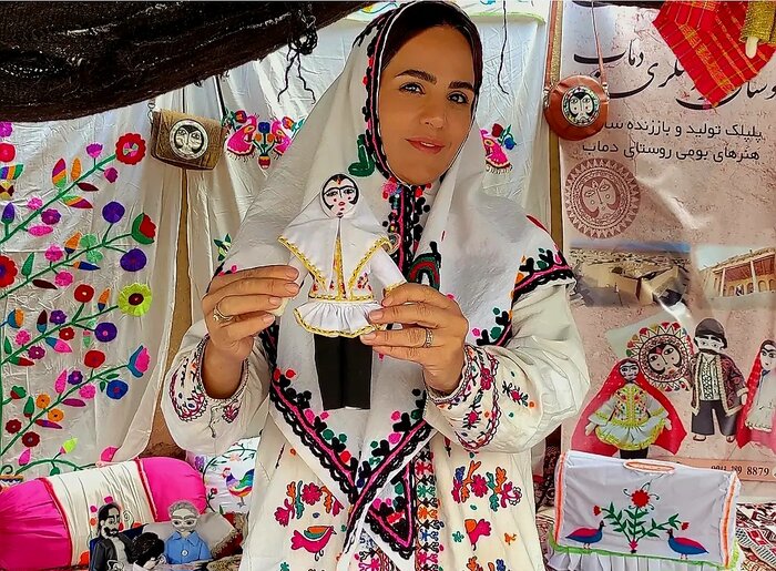 « اَروسک جُلی » سنگ صبور زنان روستای دُماب از فراموشی نجات یافت