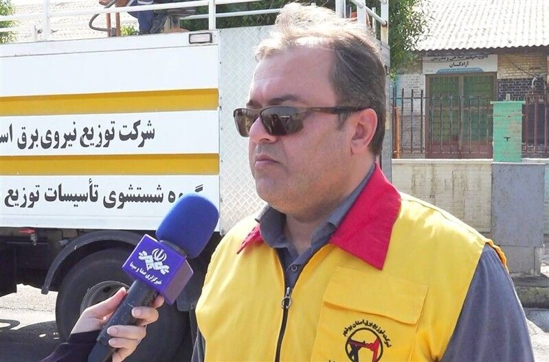 عملیات شست وشوی ۲۳ هزار کیلومتر خطوط توزیع برق بوشهر شتاب گرفت عملیات شست وشوی ۲۳ هزار کیلومتر خطوط توزیع برق بوشهر شتاب گرفت