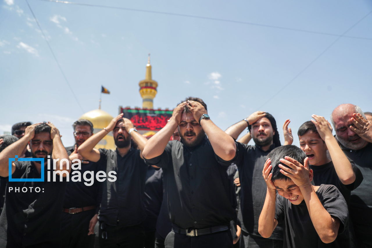 عزاداری تاسوعای حسینی در حرم مطهر رضوی