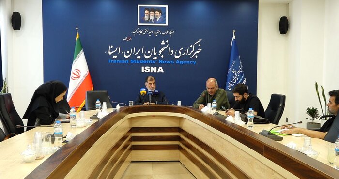 باهنر: تریبونداران حواسشان باشد آب به آسیاب دشمن نریزند
