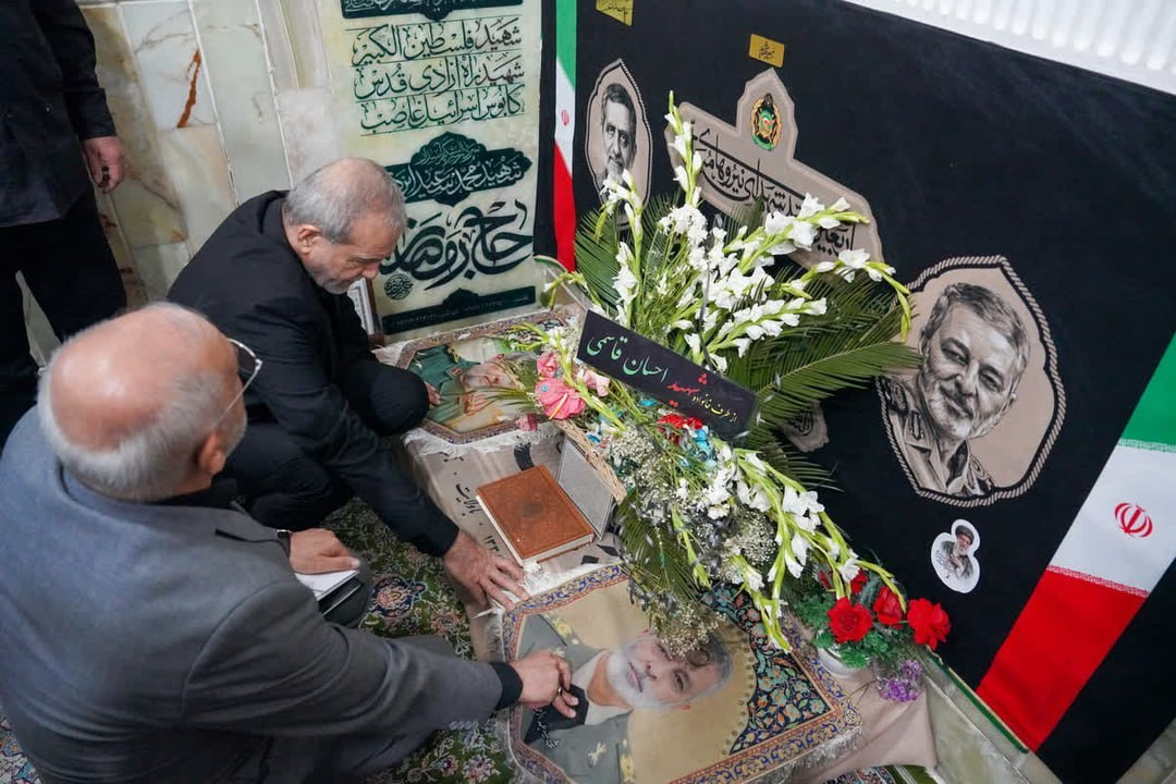 رئیس‌جمهور وارد شهر قم شد