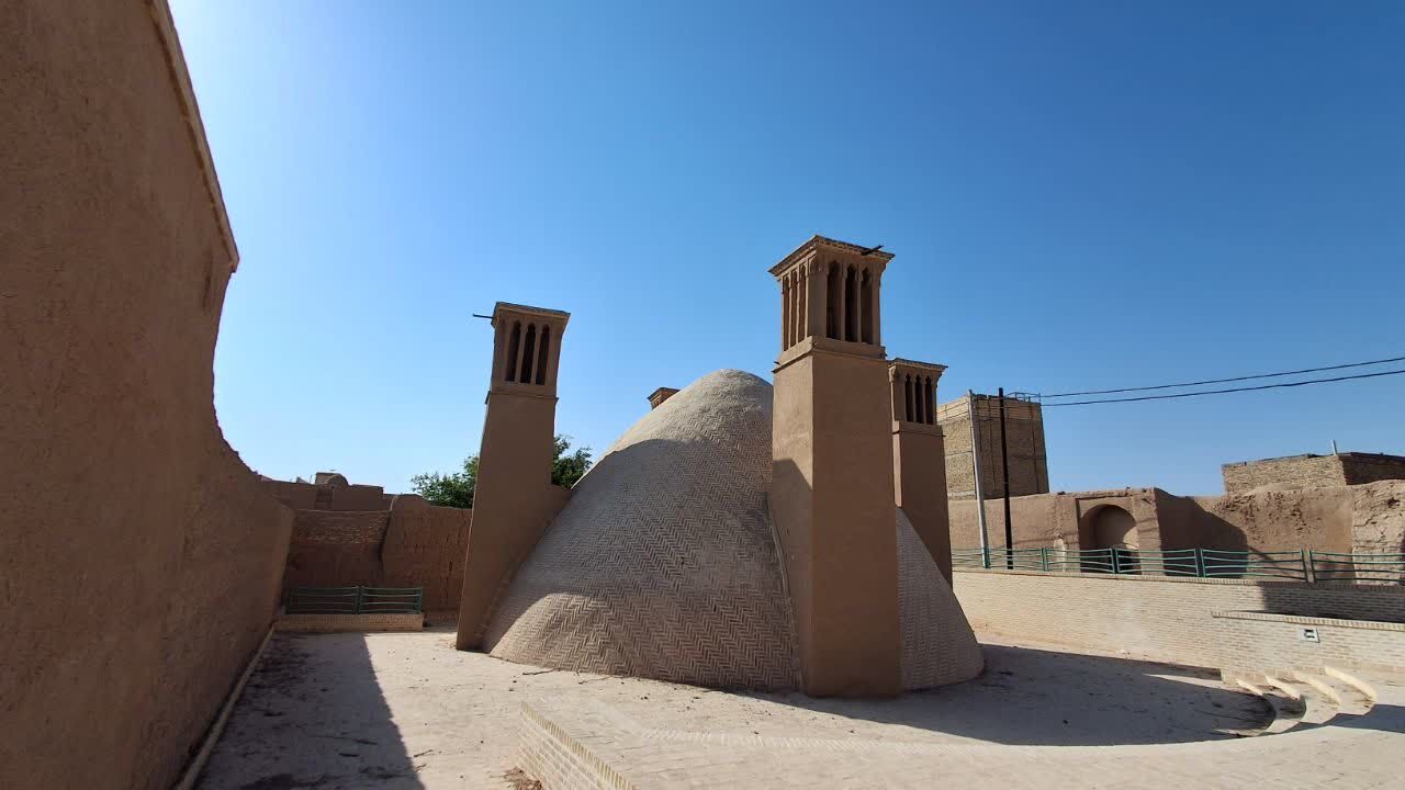 فیلم| تلاقی هندسه و طبیعت، روایت آبانبار چهار بادگیری یزد