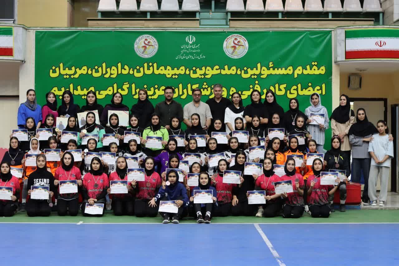 Saveh Topped Women's Handball in Central Province