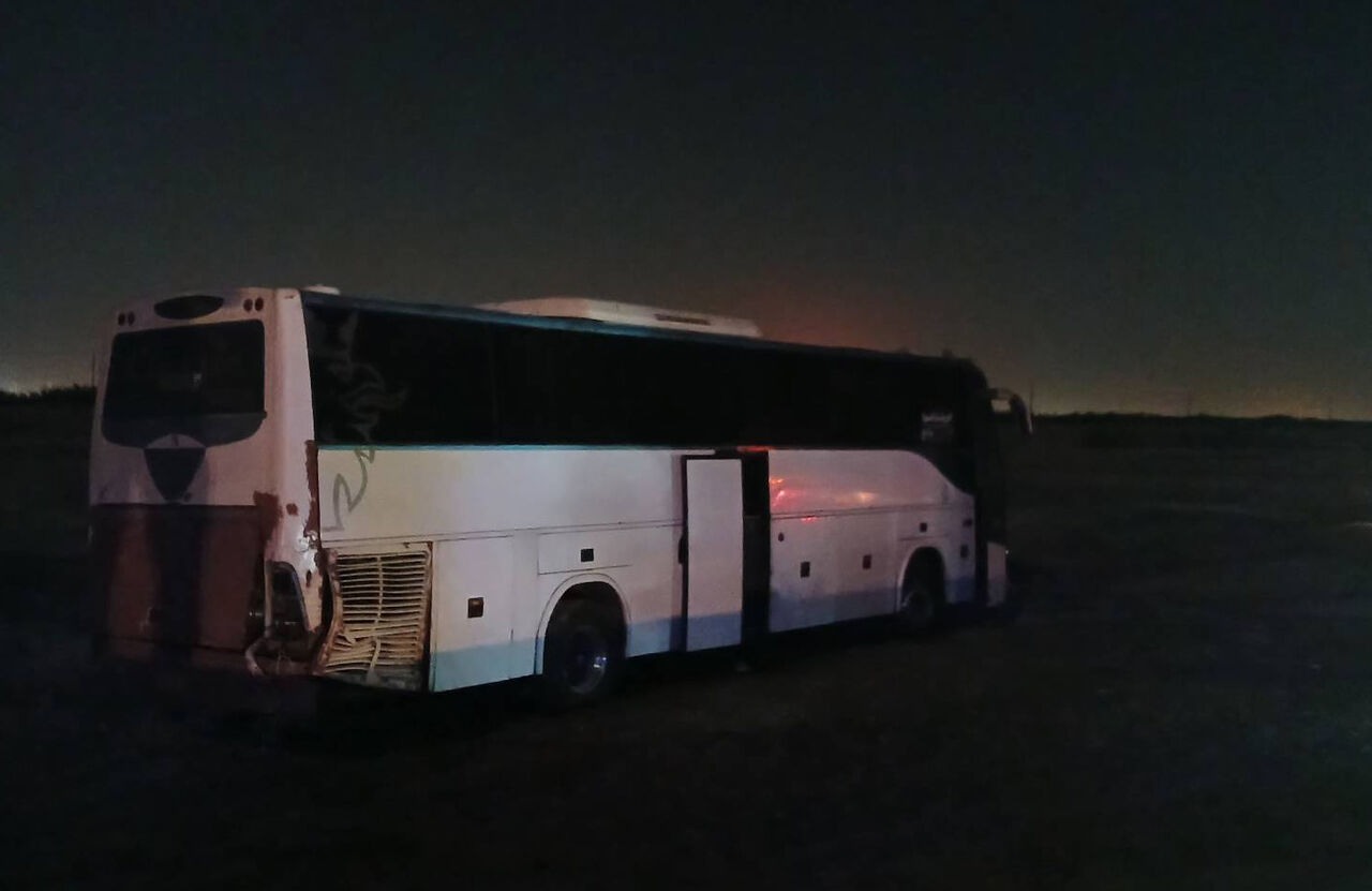 12 Injured Following Bus Deviation from Road on Abadan-Ahvaz Route