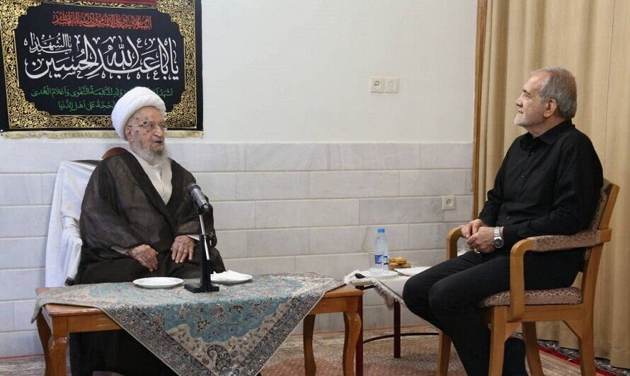 آیت الله مکارم شیرازی:حفظ جایگاه رهبری و اقتدار در برابر دشمن ضروری است آیت الله مکارم شیرازی:حفظ جایگاه رهبری و اقتدار در برابر دشمن ضروری است