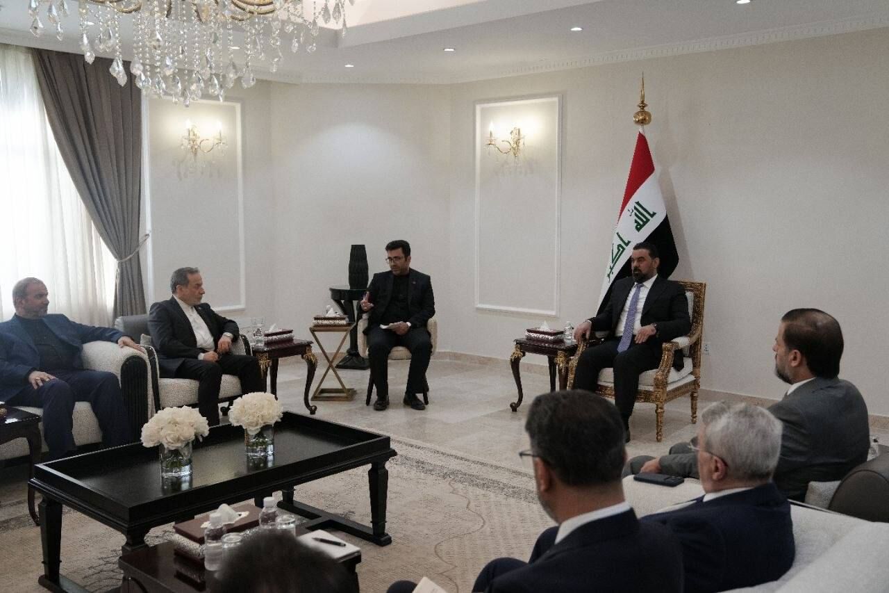 عراقجي يلتقي رئيس مجلس النواب العراقي في بغداد