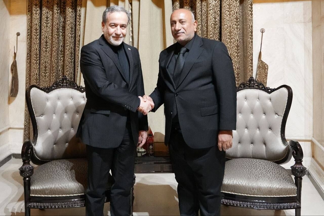 عراقجي يبحث مع محافظ كربلاء تفاصيل مراسم تشييع الجثمان الطاهر للامام الشهيد (رض)