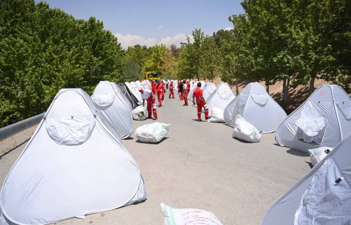 آماده سازی زائرسرای شمیرانات با برپایی ۱۵۰۰ چادر در بوستان یاس فاطمی +فیلم
