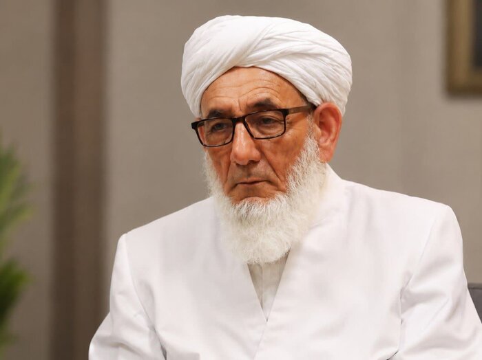 روحانی اهل سنت: خاطره ملاقات با رهبر شهید تا ابد در قلبم زنده است