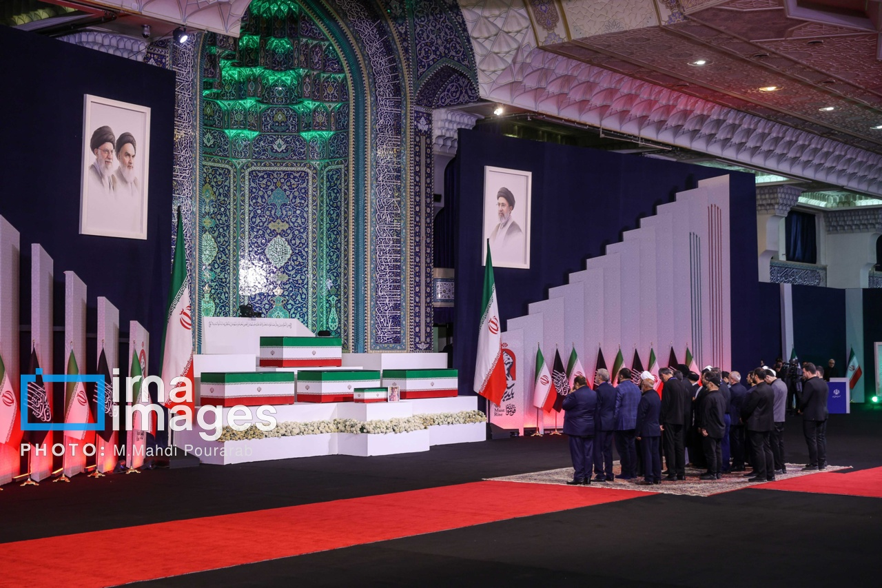 مراسم وداع با رهبر شهید، زودتر از زمان اعلامی آغاز شد