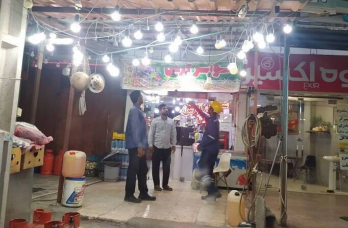 جمعآوری ۹ هزار لامپ نامتعارف از واحدهای تجاری هرمزگان با اجرای طرح «۱۰۰ شب، ۱۰۰ بازدید»