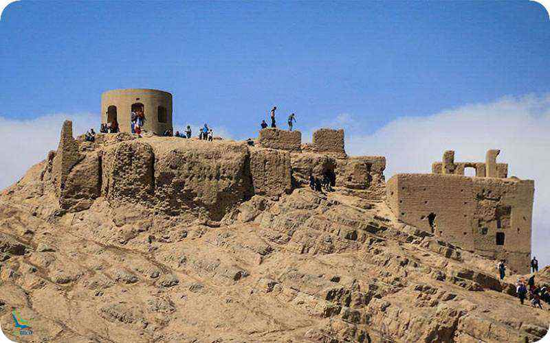سوگ مشترک در مهد همزیستی؛ اشکها و دعاهای اقلیتهای دینی برای پدری دلسوز