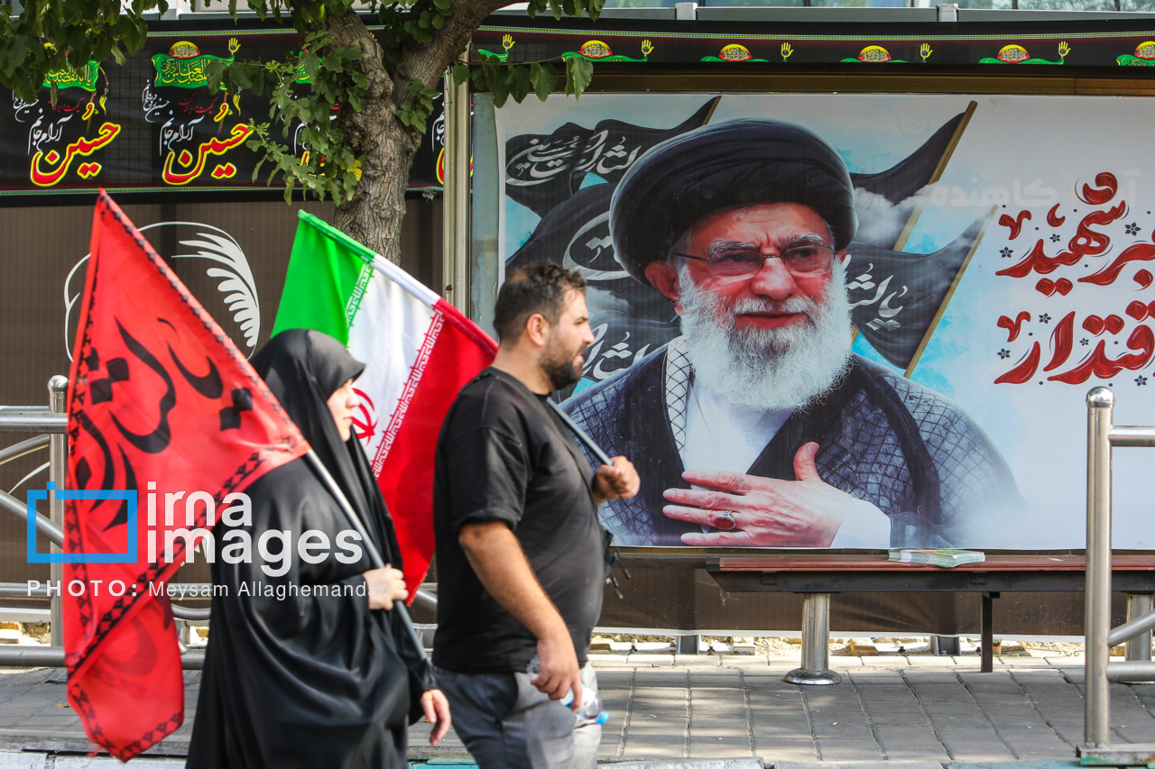 روایت روزنامه سنگاپوری از وداع مردم ایران با آقای شهید