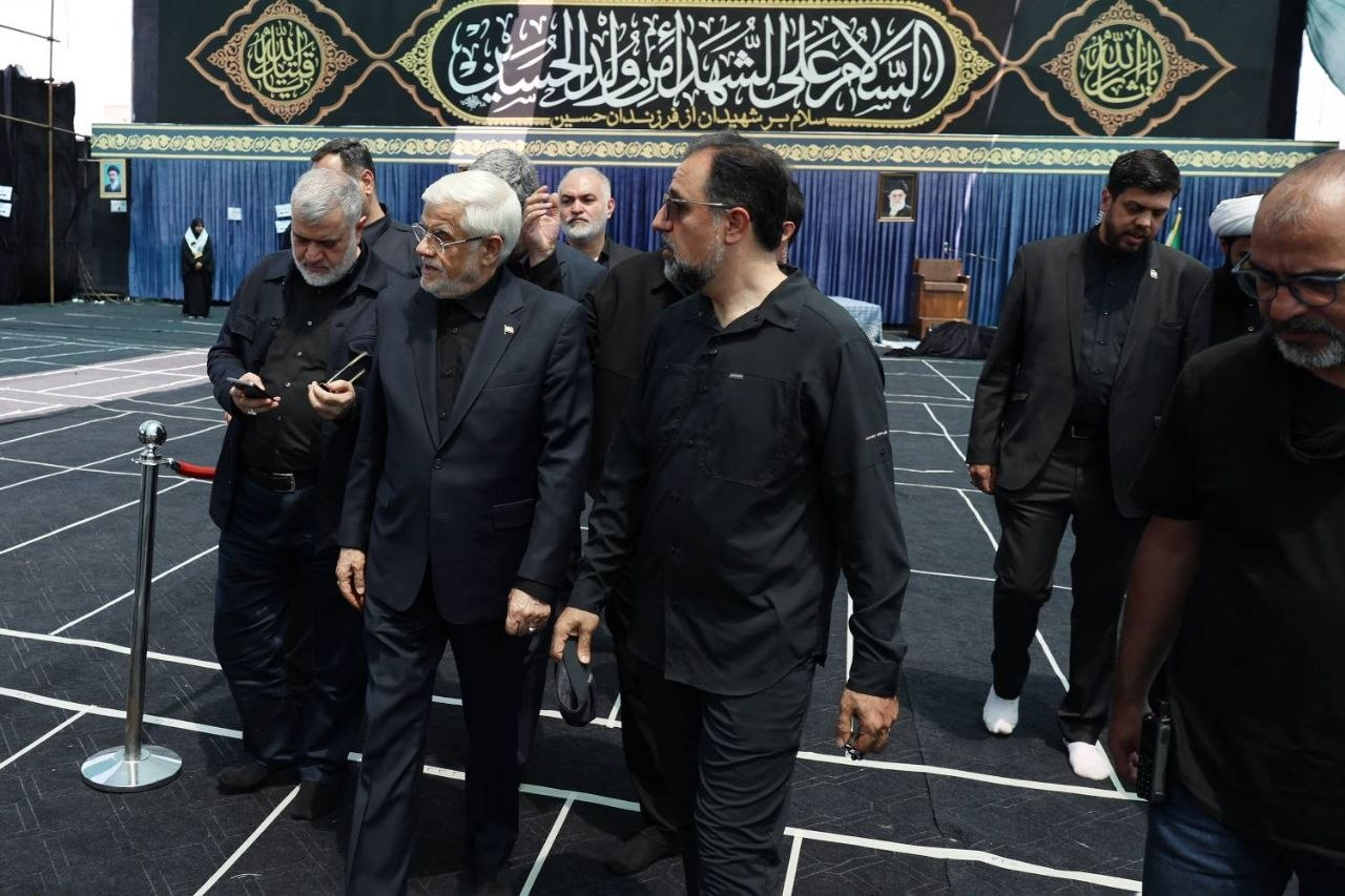 بازدید میدانی دکتر عارف از مراکز اسکان و درمان زائران مراسم تشییع رهبر شهید