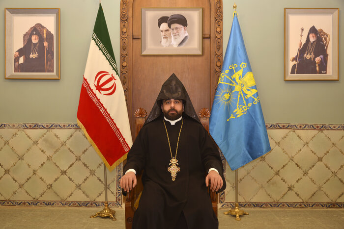 نایب پیشوای مذهبی ارامنه اصفهان: تصمیم گیری توام با آرامش؛ ویژگی برجسته رهبر شهید بود