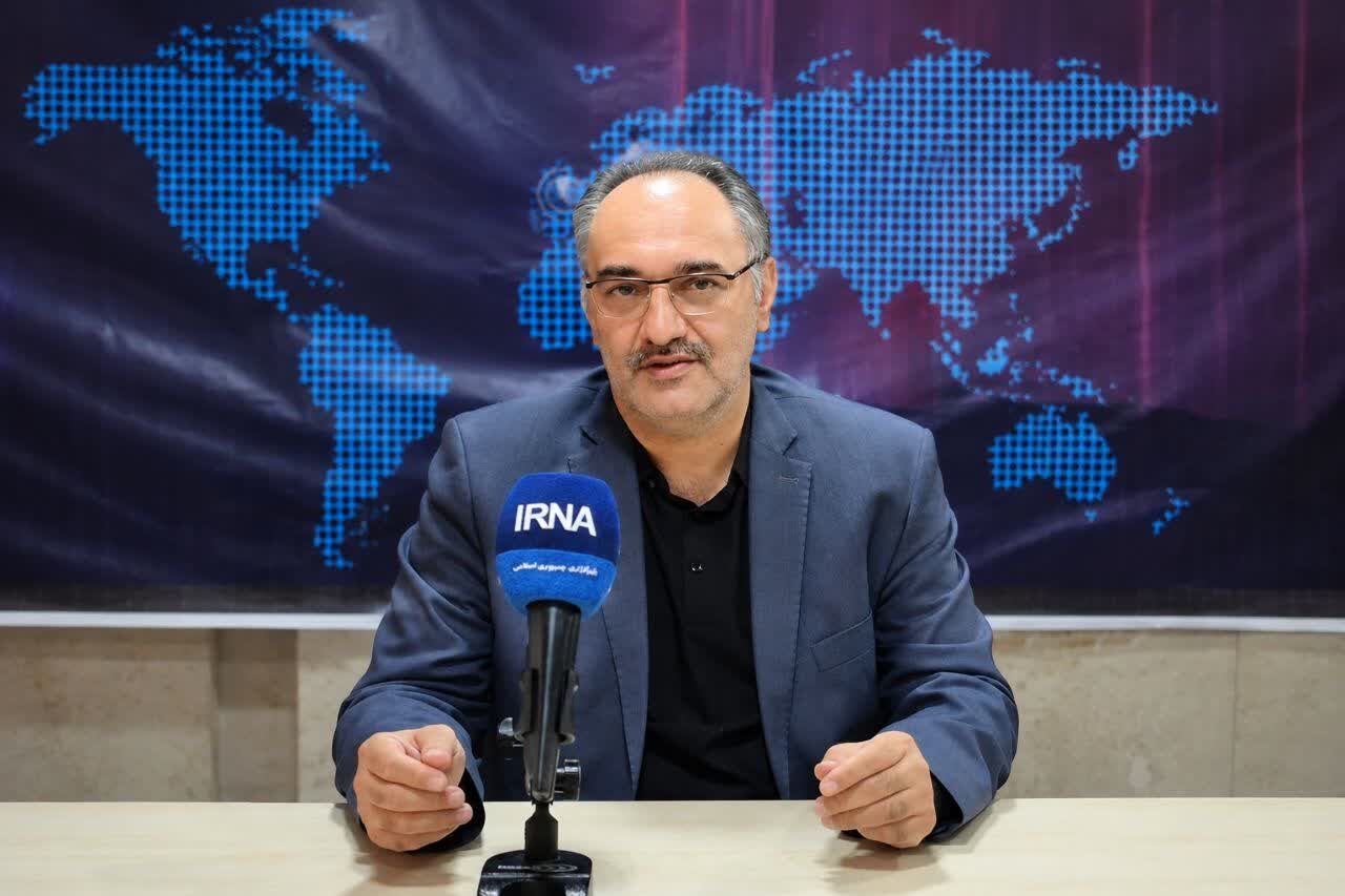 برنز آسیایی بر گردن فرنگیکار جوان شیرازی