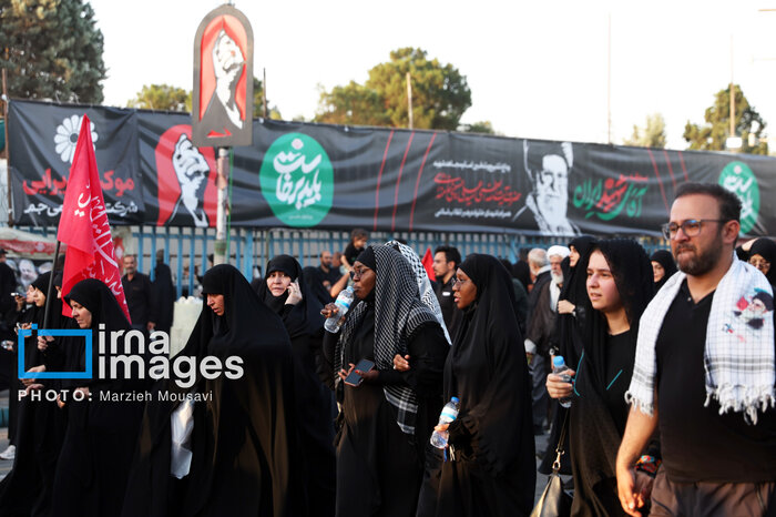 اشکها و بیعتی که تکرار شد