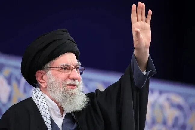 فرهنگیان یزد: رهبر شهید اسوه ایمان و عقلانیت بود
