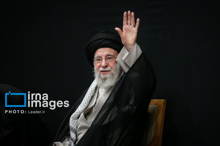 ثبت حماسهای ماندگار از بغض سنگین یک ایران در مصلای تهران