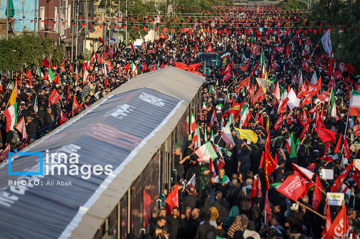 بعد از ۲ روز وداع جانسوز، تشییع پیکر مطهر آقای شهید ایران با حضور میلیونی عاشقان ولایت