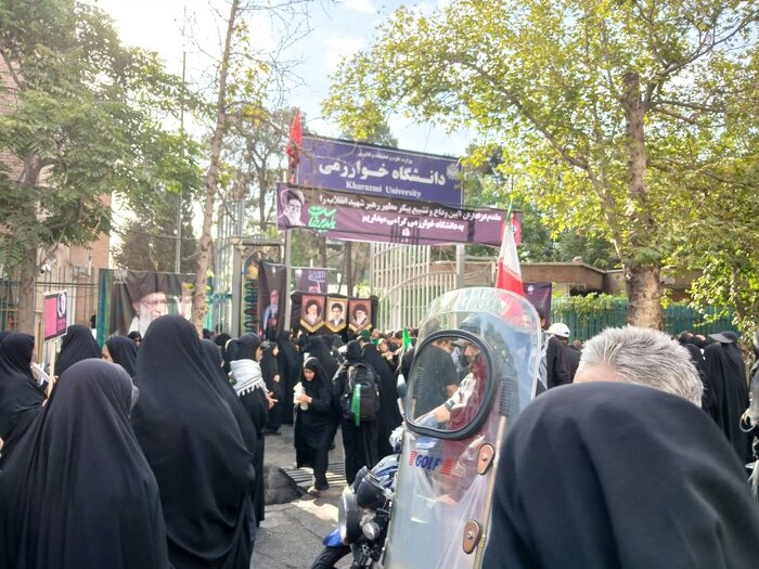 جهان نظارهگر یک ورق تاریخی دیگر/شهید زنده است