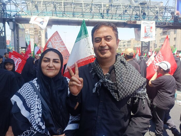تشییع باشکوه رهبر شهید؛ با پای پیاده برای دیدار با رهبرمان آمدهایم