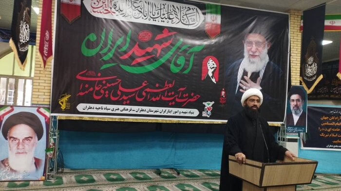 امامجمعه دهلران: خونخواهی رهبر شهید مطالبه امت اسلامی است
