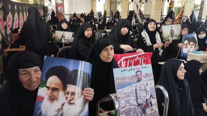 امامجمعه دهلران: خونخواهی رهبر شهید مطالبه امت اسلامی است