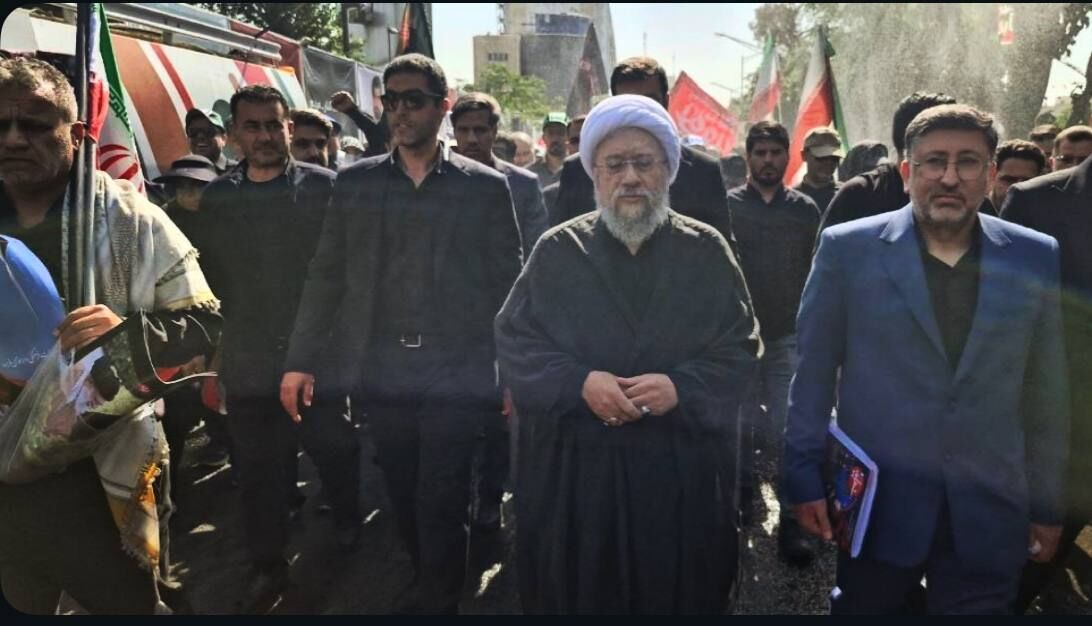 کدام چهره های سیاسی در مراسم تشییع رهبر شهید حضور داشتند؟