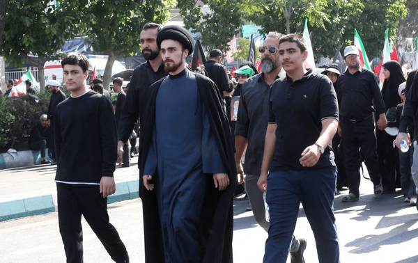 کدام چهره های سیاسی در مراسم تشییع رهبر شهید حضور داشتند؟