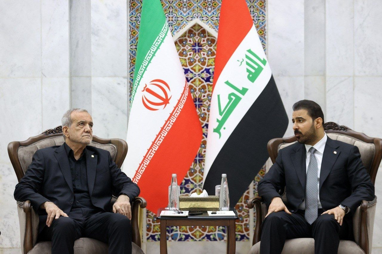 پزشکیان وارد نجف اشرف شد / استقبال رسمی نخست وزیر عراق از رئیس جمهور