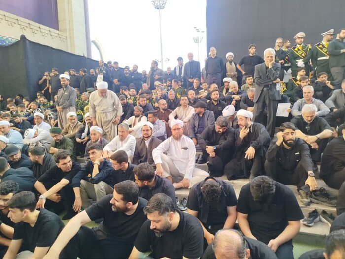 روحانی اهل سنت: وداع ملت ایران با رهبر شهید حماسهای بینظیر بود