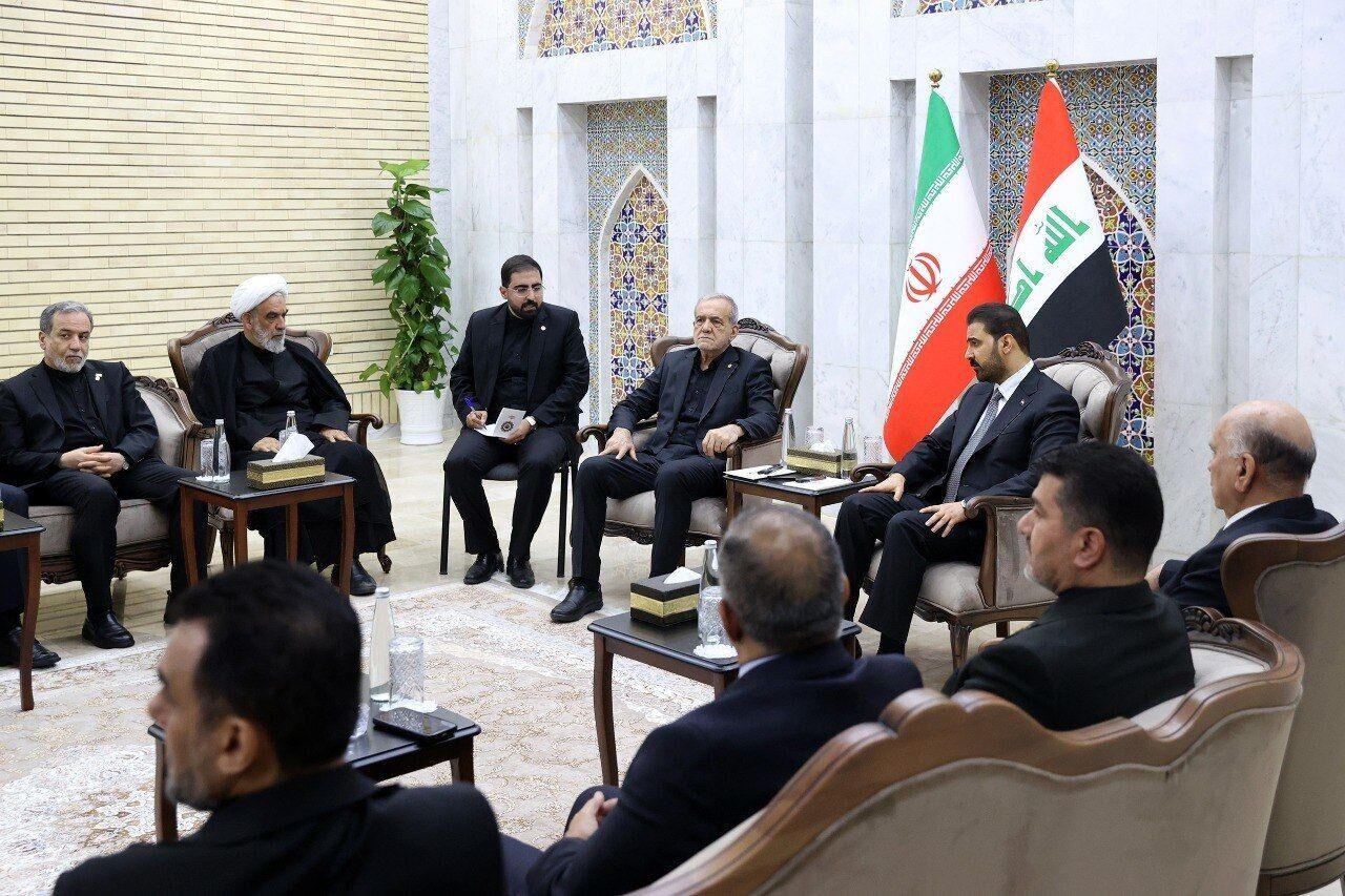 رئيس الوزراء العراقي يؤكد يعمق العلاقات مع ايران والحرص على تعزيزها وتقويتها في مختلف المجالات