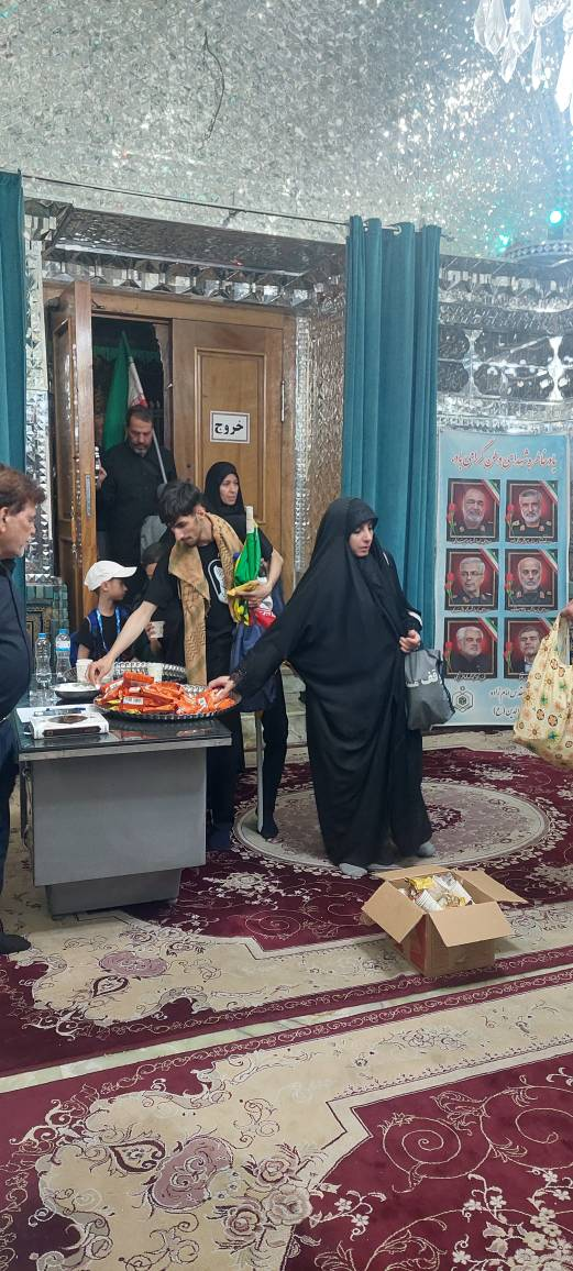 زائران امام شهید: حضور در مراسم وداع و تشییع امام شهید در راستای حفظ اقتدار نظام است