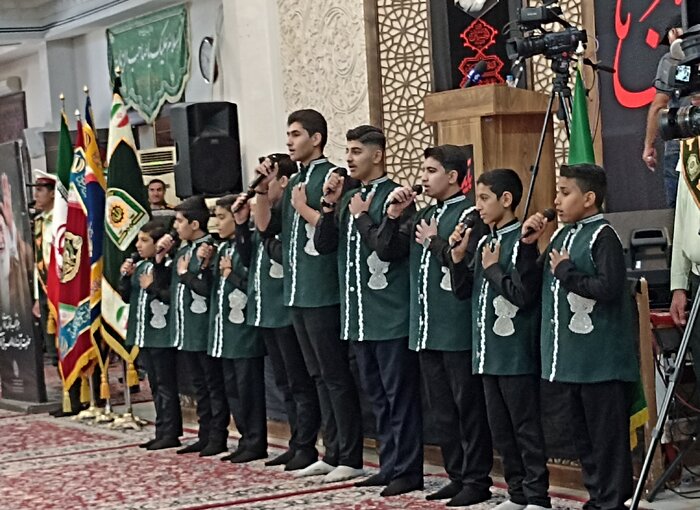 مشتهای گرهکرده در سوگ فرمانده؛ رزمندگان فارس بر عهد خود با شهید والامقام ایستادگی کردند