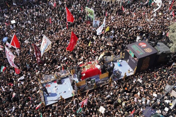 طلوع سرخ در ایوان نجف؛ رجعت «امام شهید» به آستان «پدر»