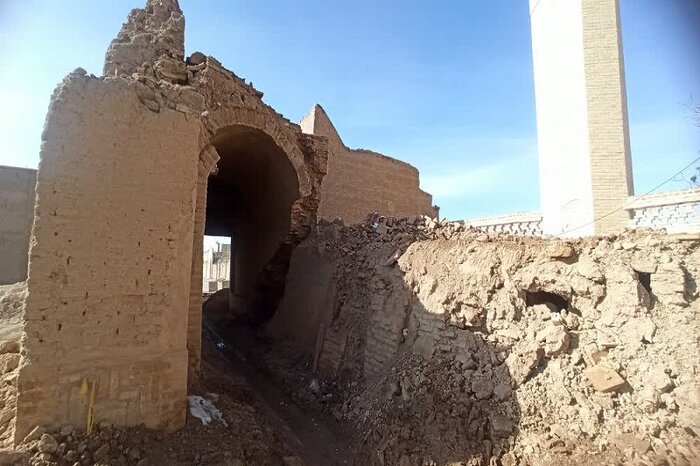 «دروازه پنجاهه» نایین در حال مرمت است
