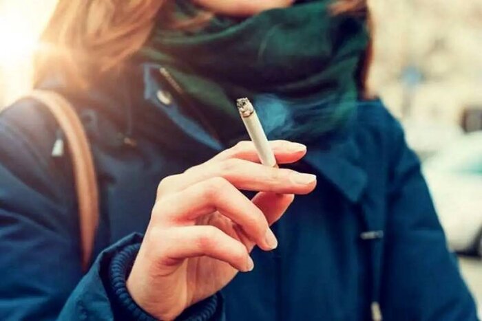 نوجوانی که زودتر از همیشه با سیگار روبهرو میشود؛ دخانیات چگونه به عادت تبدیل میشود؟